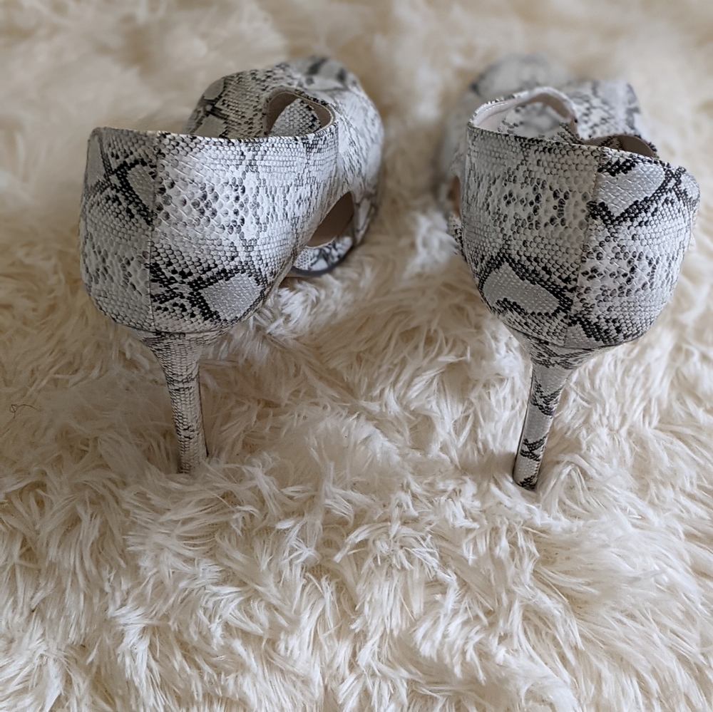Snake skin heels - Picture 2 of 6